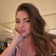  Burleigh Heads,  Liza, 32