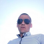  ,   Viktor, 35 ,   ,   