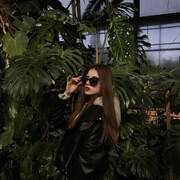  ,   Viktoria, 22 ,   ,   