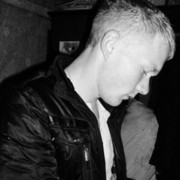  ,  Monter, 32