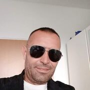  ,  Valentin, 44