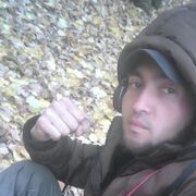  ,  Bek, 33