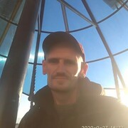  ,  Victor, 40