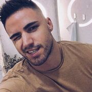  ,   Artur, 33 ,   ,   