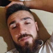  ,  Ali, 25