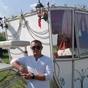  ,   Viktor, 41 ,   ,   