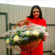  ,   Elena, 32 ,  