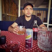  ,  Narek, 27