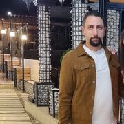  ,  Pouria, 26