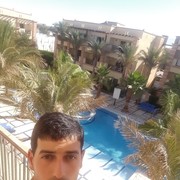  ,  Narek, 32