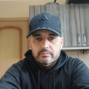  Lambeth,  Ali, 35