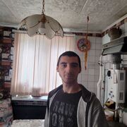  ,  Restin, 25