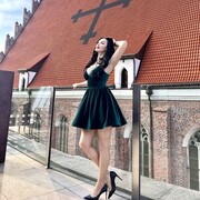  ,   Viktoria, 40 ,   c 