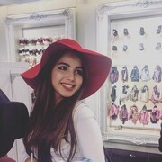  ,   Milana, 25 ,   c , 