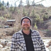 ,  Emrah, 32