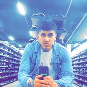  ,  Umar, 32