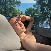  , 