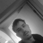  ,  Valdas, 32