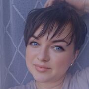  ,  Veronika, 35