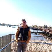  ,  Paata, 42