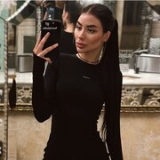  , 