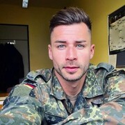  Harcourt,  David, 32
