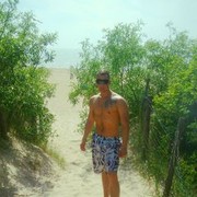  ,   Karolis, 38 ,   