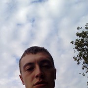  ,   Leonid, 32 ,   