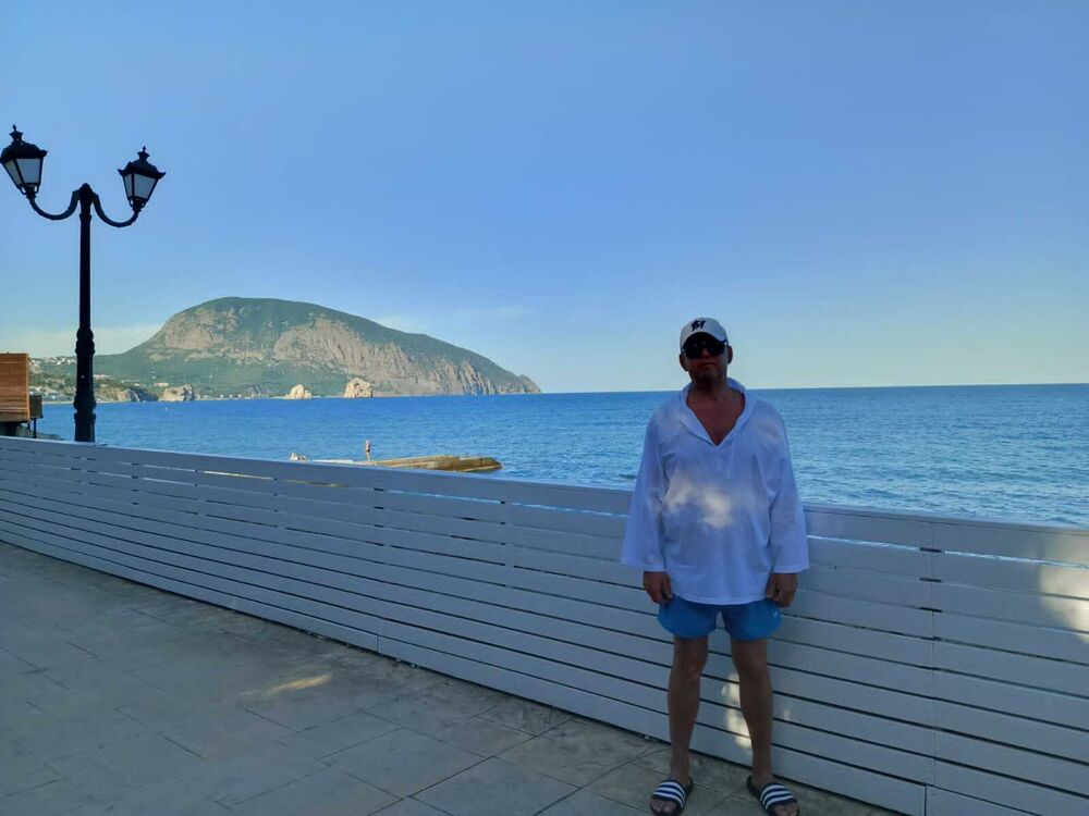  44104212  Oleg, 57 ,    