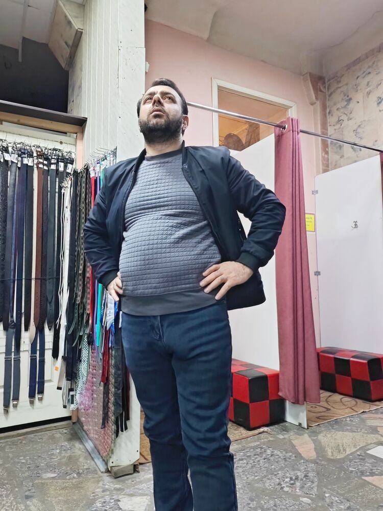  48075832  , 37 ,    