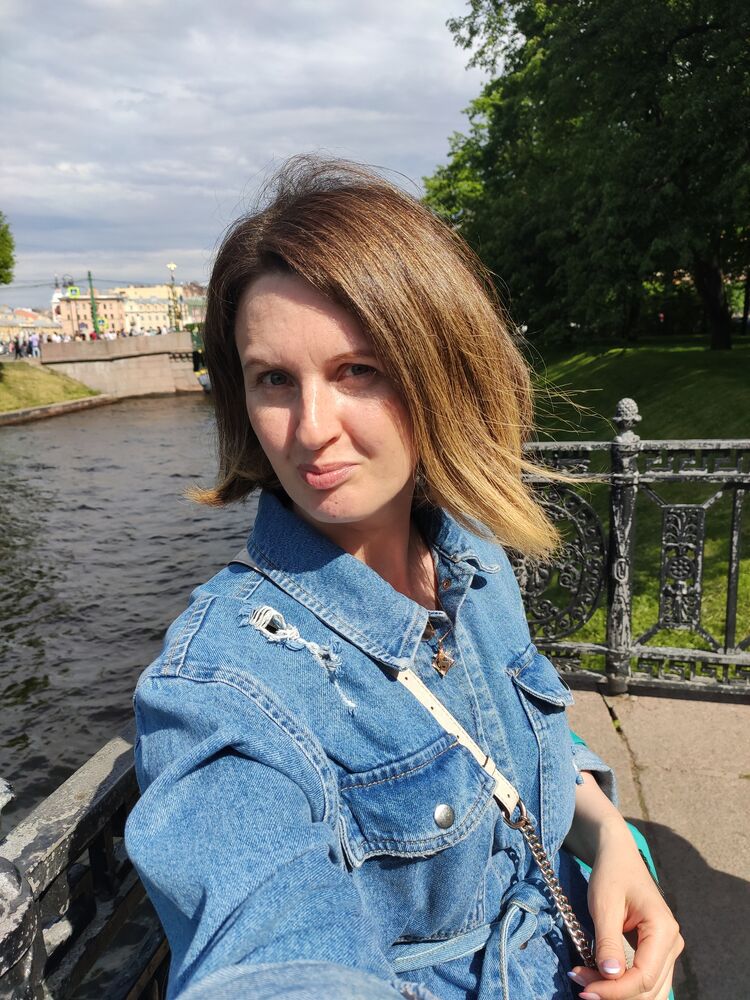  ,   Julika, 37 ,   ,   , c 