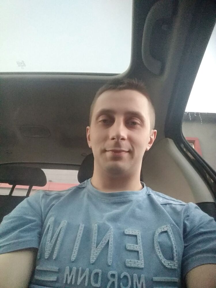  40310452  , 32 ,    