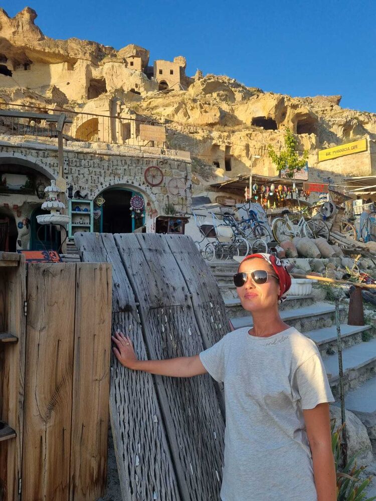  ,   Ola, 45 ,     , c 