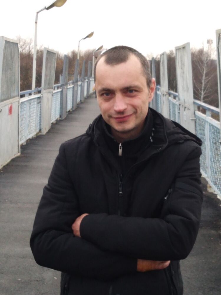  17965152  Pavel, 46 ,    