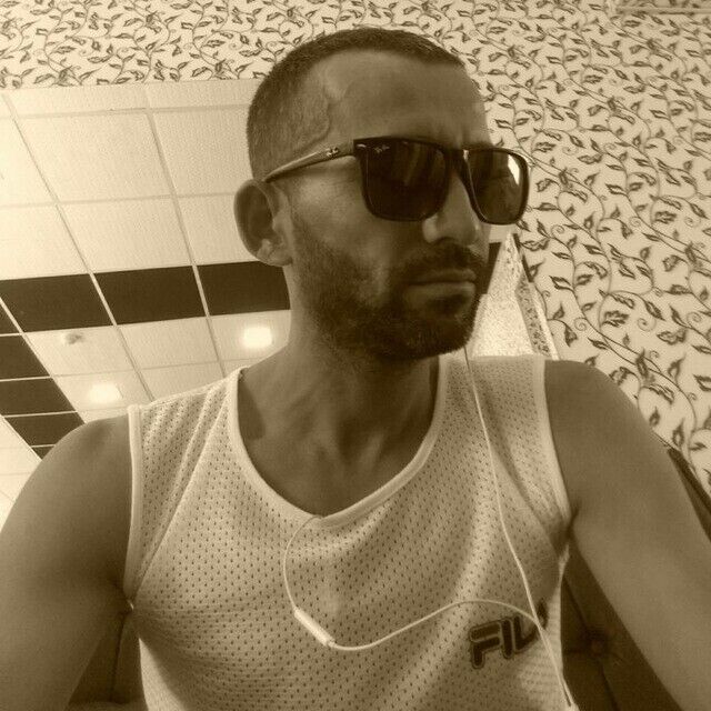  30425492  , 37 ,    