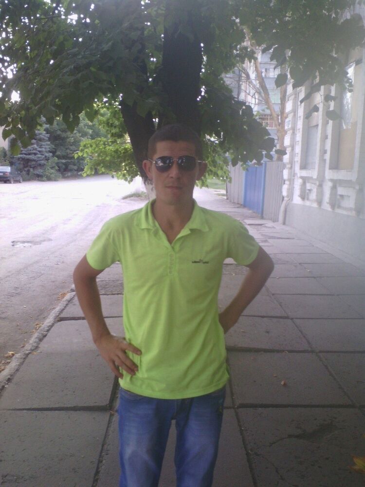  12219832  Viktor, 41 ,    
