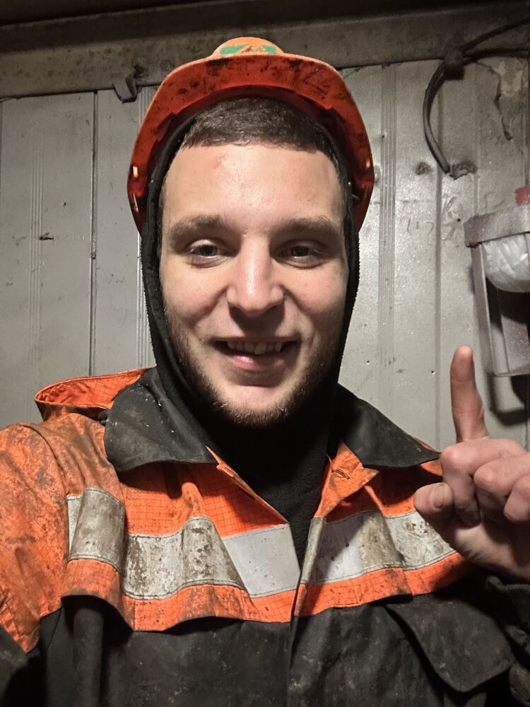  47608262  , 27 ,    