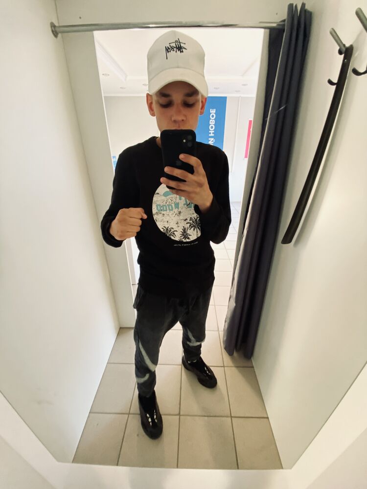  36834492  , 22 ,    -