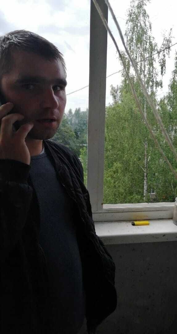  50742212  Andreu, 18 ,    -