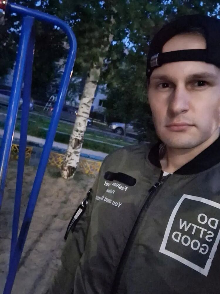  53683382  Vladimir, 30 ,    