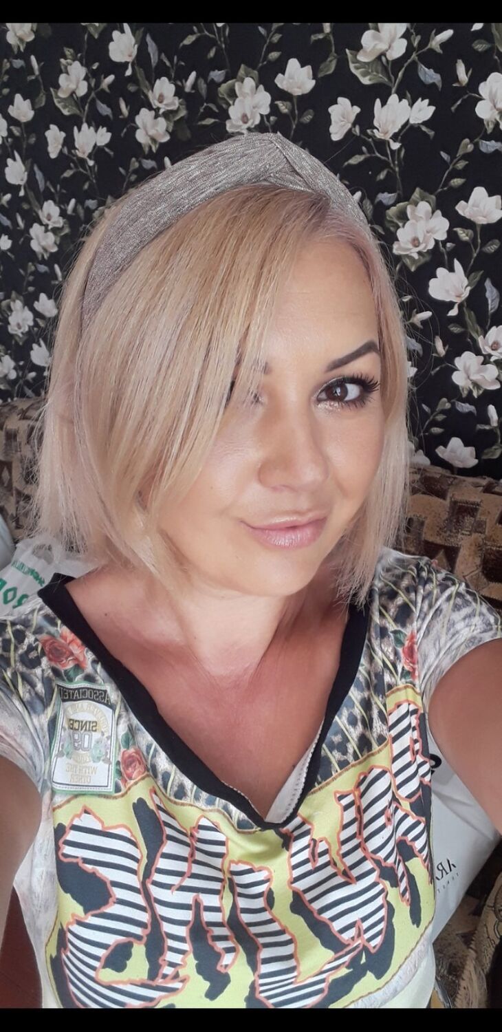  ,   Yanina, 45 ,   