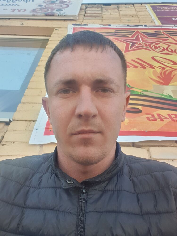  ,   Aleksei, 27 ,   c 