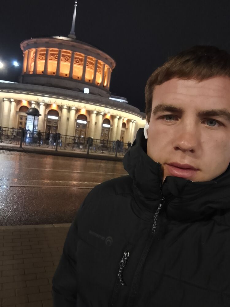  ,   Viktor, 27 ,   ,   