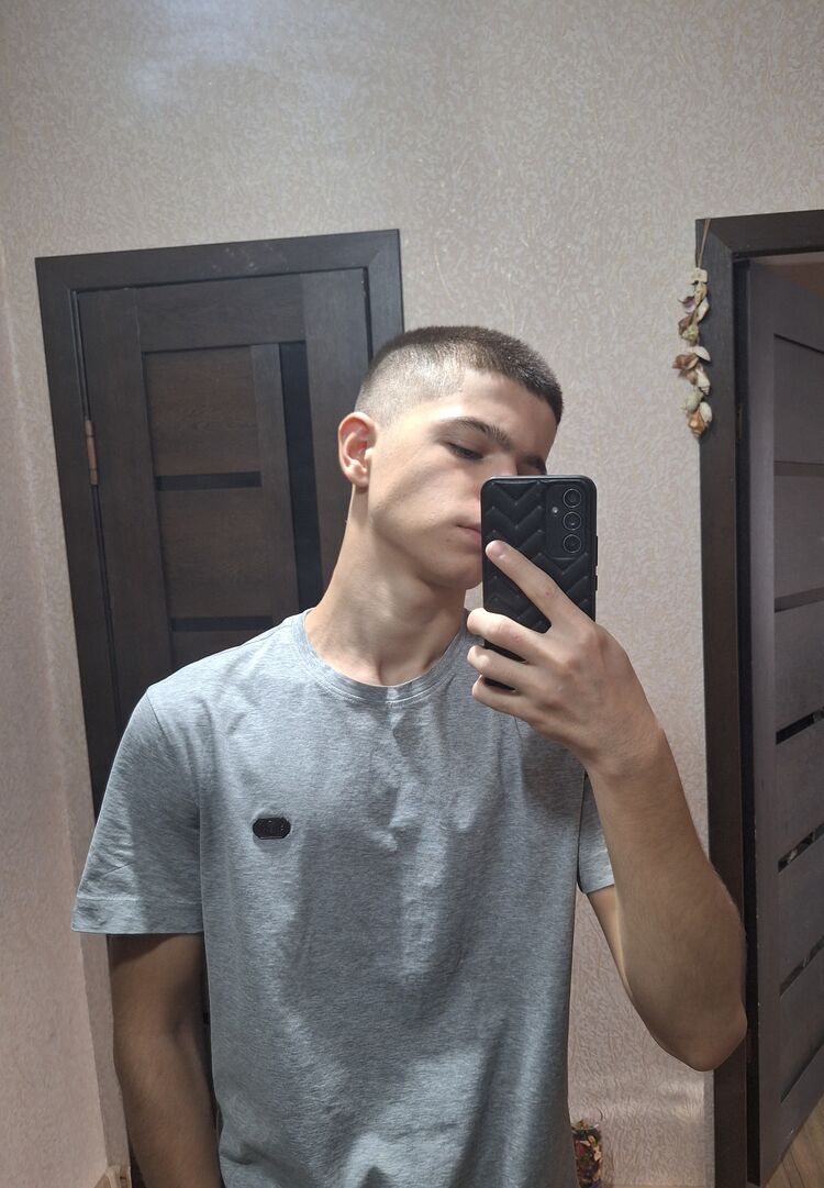  47886782  Romin, 19 ,    