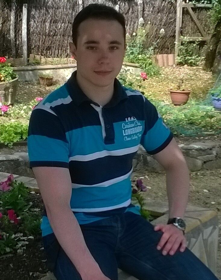  16297042  John, 32 ,    La Roche-Sur-Yon