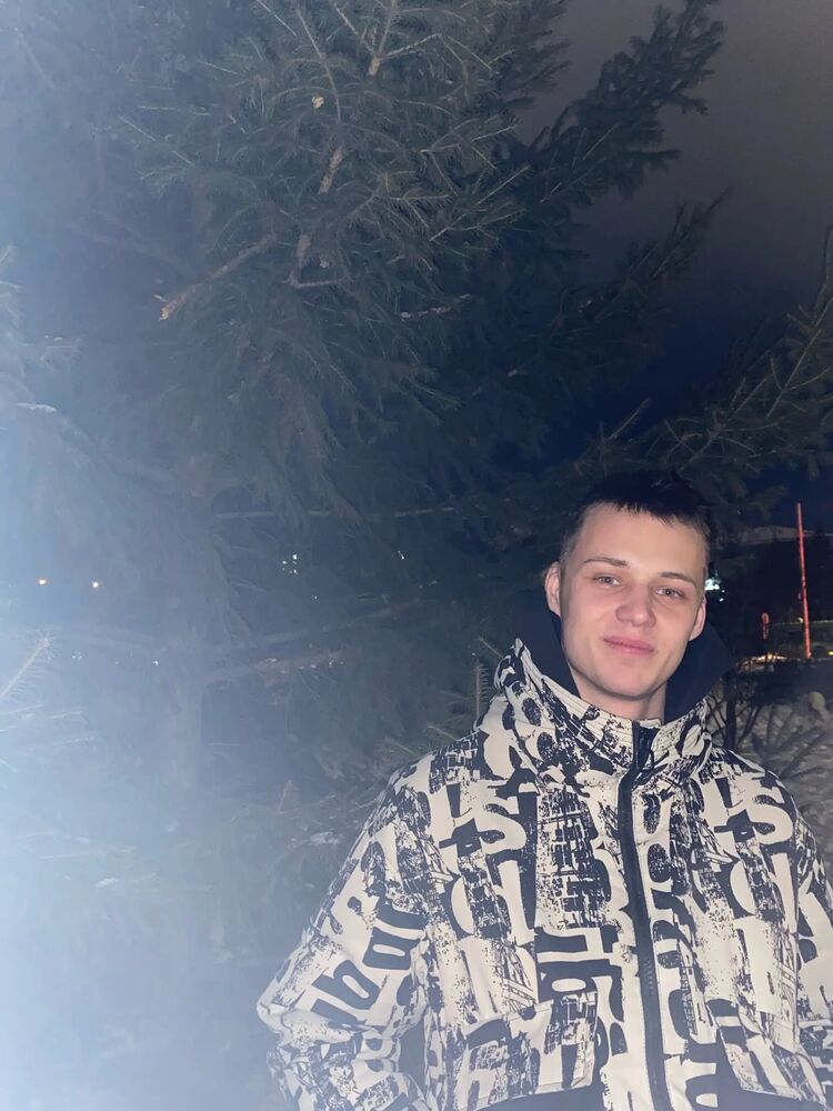  27097882  Artyr, 22 ,    