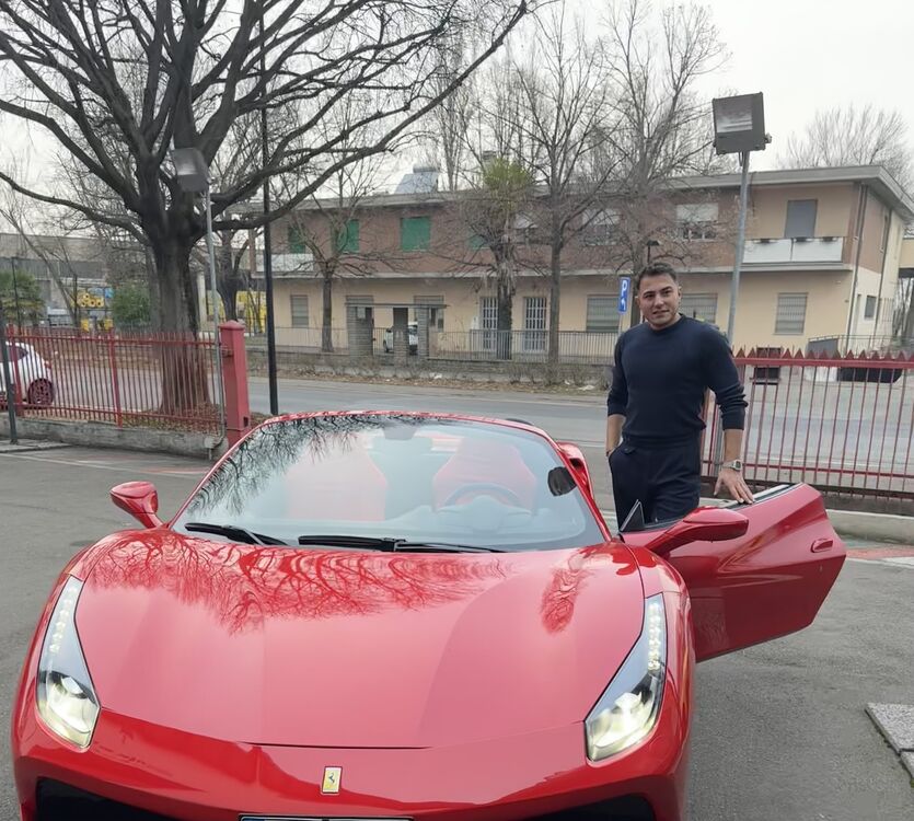  51824732  Burak, 33 ,     