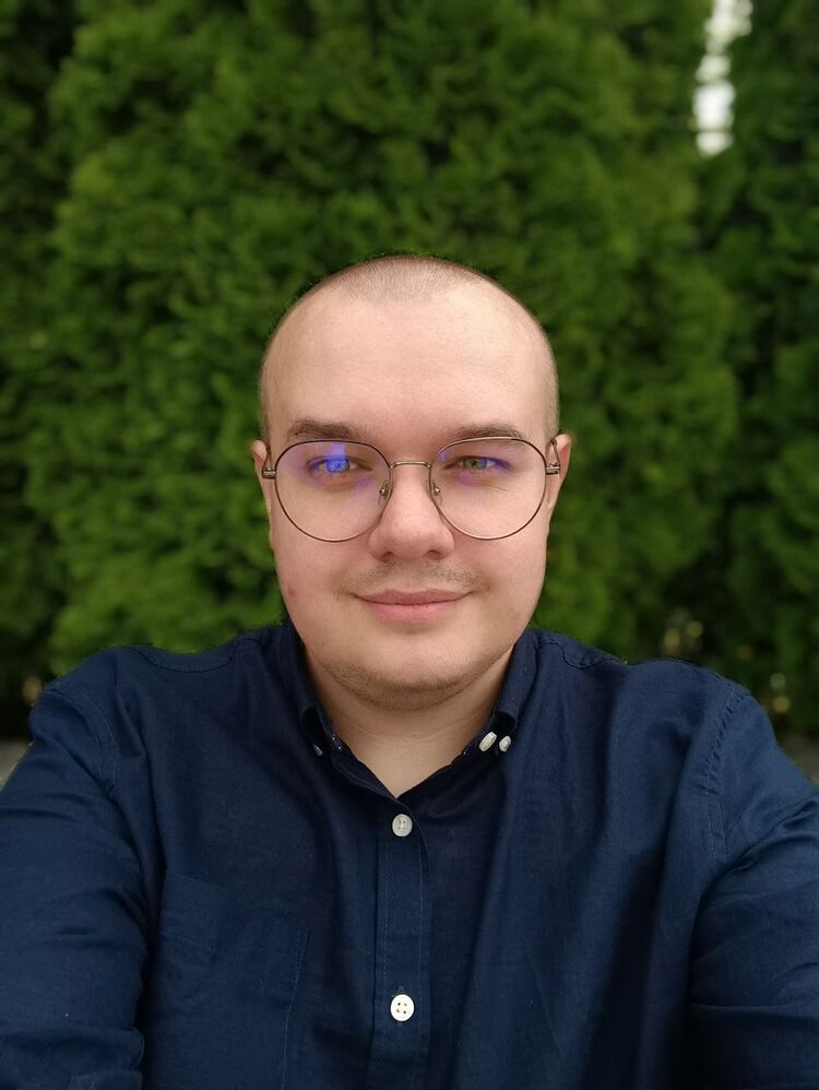  46538642  Maksym, 29 ,    
