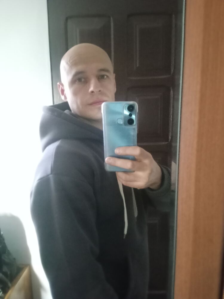  46667612  Nik, 37 ,    