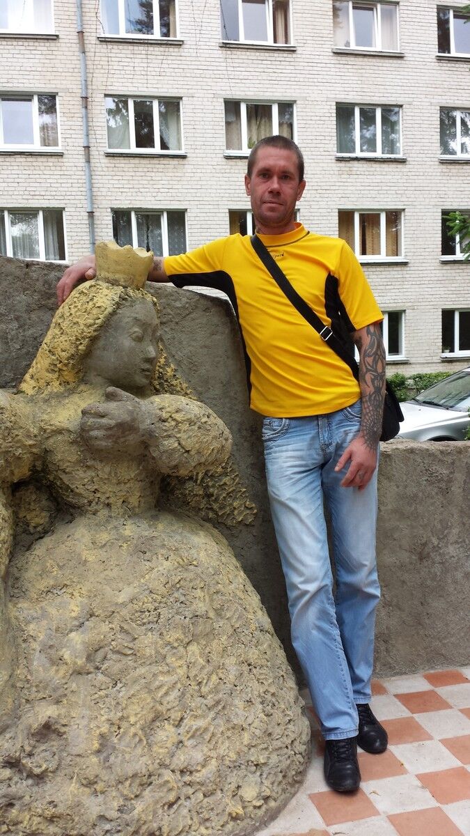  11124902  Raimonds, 48 ,    